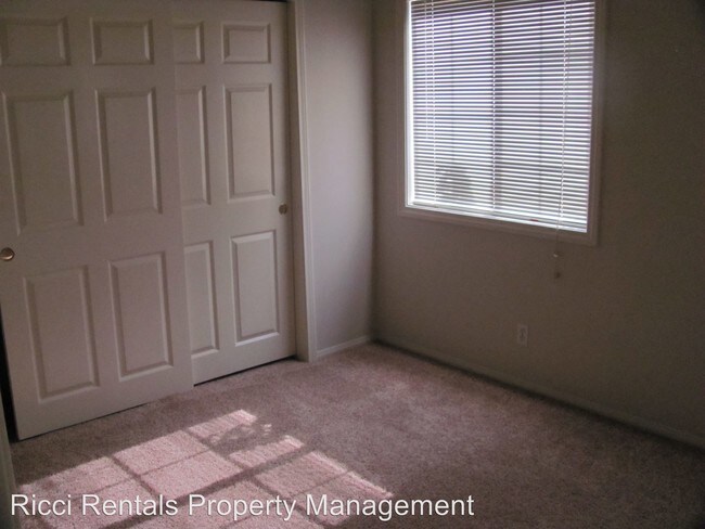 Foto del edificio - 1143-1143 W Palmyra Ave