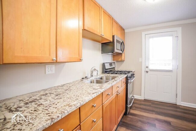 Foto del edificio - 129 Coronado Rd