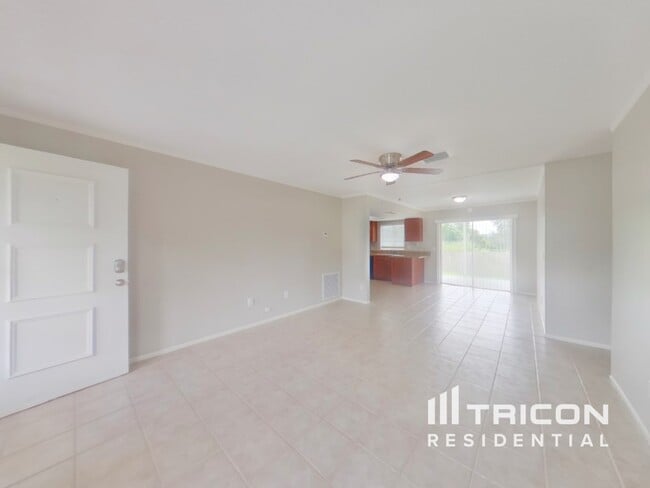 Foto del edificio - 2303 Silver Hill Ct