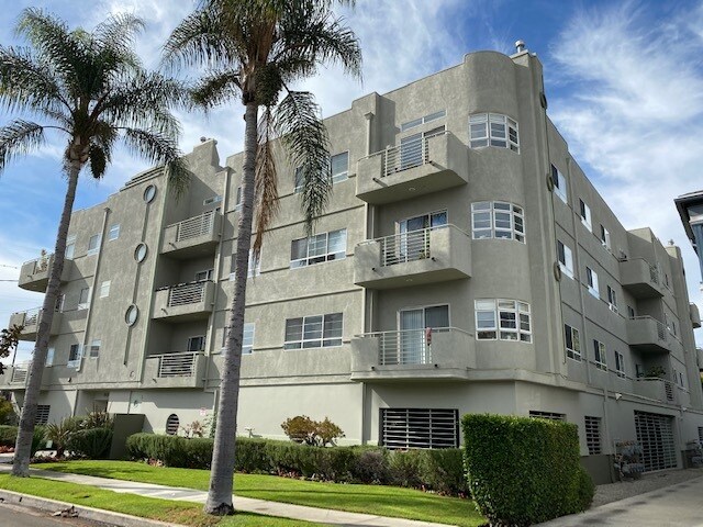 Building Photo - 133 S Flores St