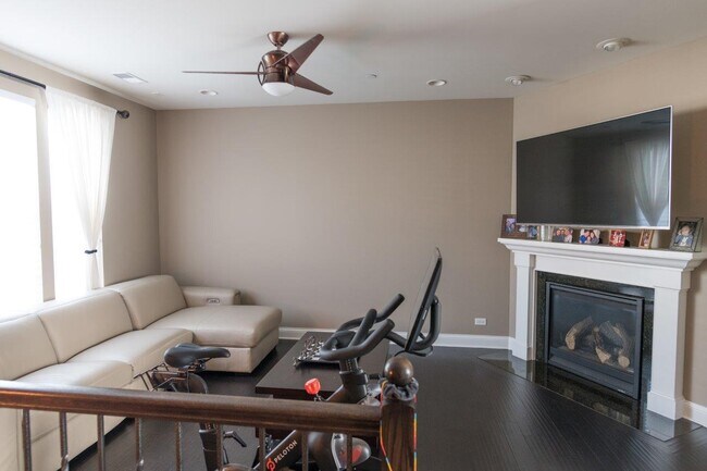 Foto del edificio - 3257 Coral Ln