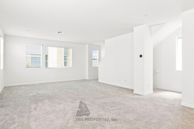 Building Photo - 3-Bed, 2.5-Bath Home in Great Stanton Community!