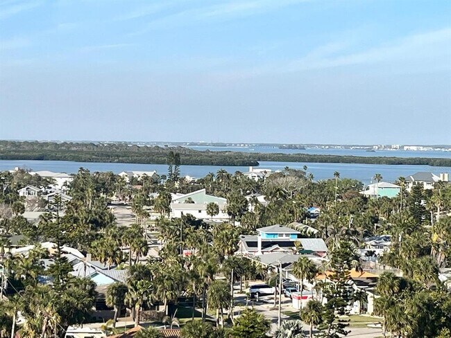 Foto del edificio - 880 Mandalay Ave