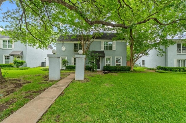 Foto del edificio - 6109 Bullard Dr