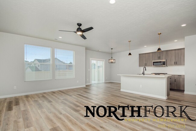 Building Photo - This New Meridian Home is Waiting For You!