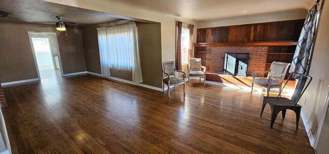 Foto del edificio - 3 Bedroom 1.5 Bath Old Southwest Reno Home...