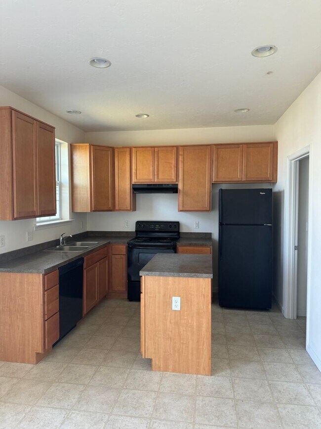 Foto del edificio - Coming Soon - Spacious 3 Bedroom, 2.5 Bath...