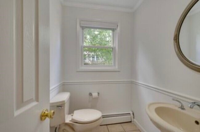 Building Photo - 53 Cedar St