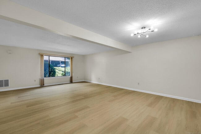 Building Photo - 103 Cliffside Dr