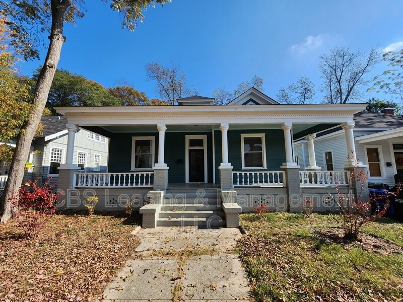 Foto principal - 2908 10th Ave