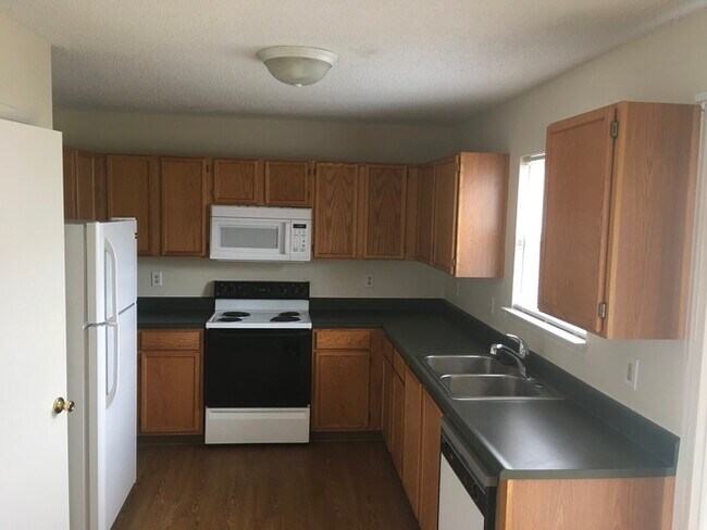 Foto del edificio - 10879 Walnut Grove Bend