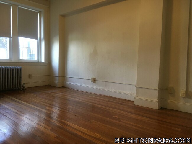 Building Photo - 1810 Commonwealth Ave