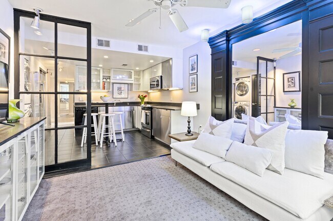 Foto del edificio - 1829 5th St NW