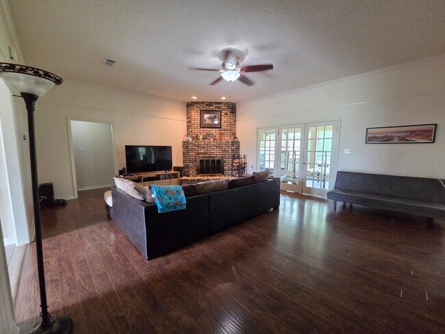 Foto del edificio - 1140 Allison Dr