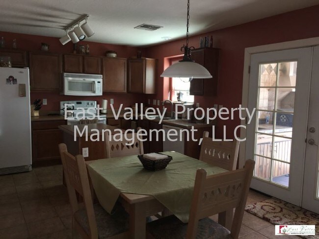 Building Photo - 73 W Canyon Rock Rd