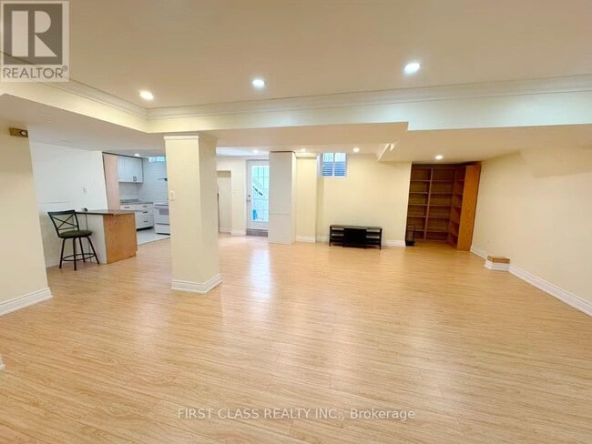 Photo du bâtiment - 1200 Rushbrooke Dr