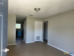 Building Photo - 1207 Charisse St