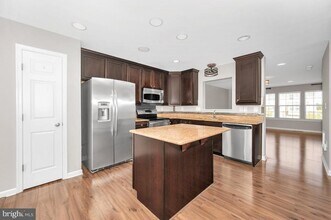 Building Photo - 7 New Gate Ct