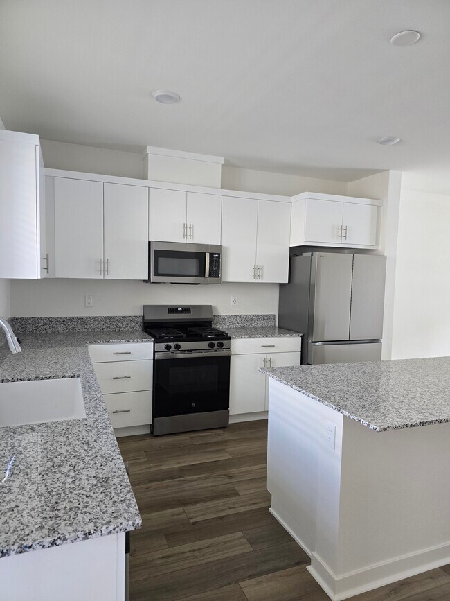 Foto del edificio - 5350 Seacliff Pl