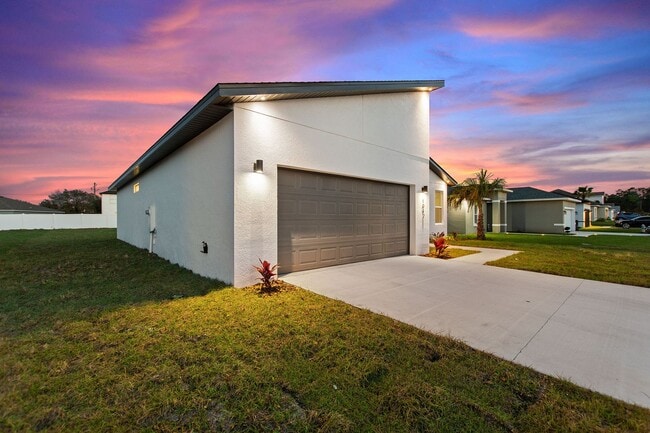 Building Photo - Deposit-Free! Modern, energy efficient hom...