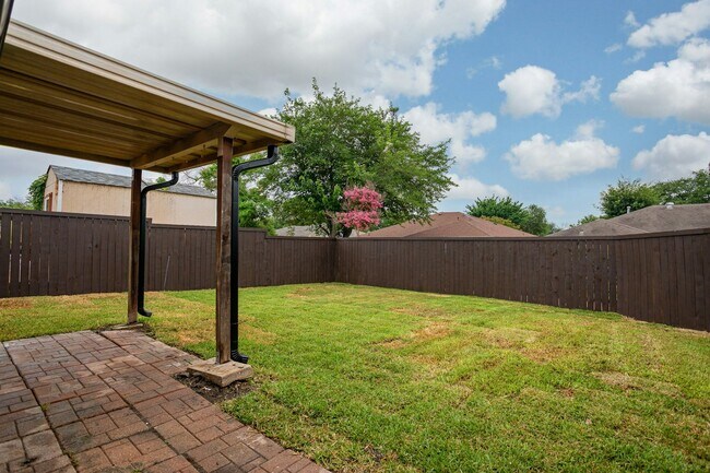 Photo - 1206 Mayapple Dr House