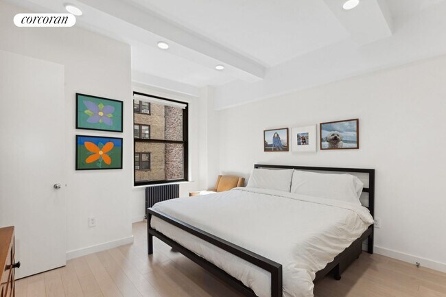 Foto del edificio - 24 W 69th St