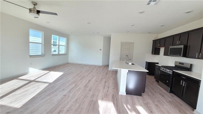 Building Photo - 13708 Zuhause Dr