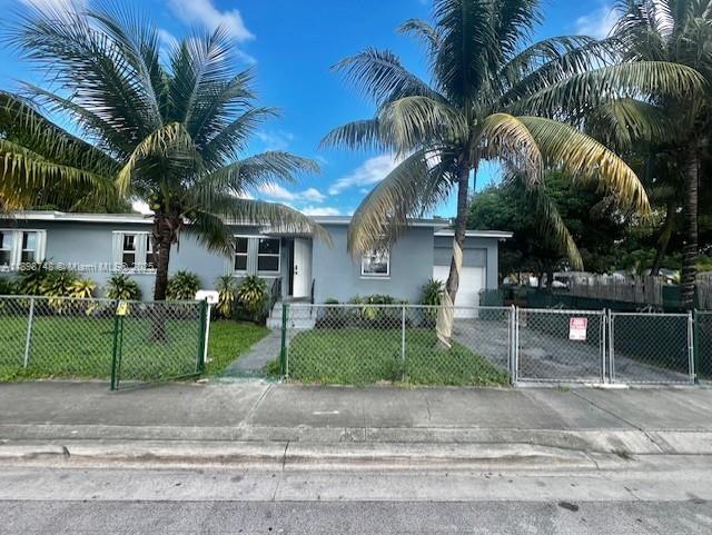 Foto del edificio - 805 NE 134th St
