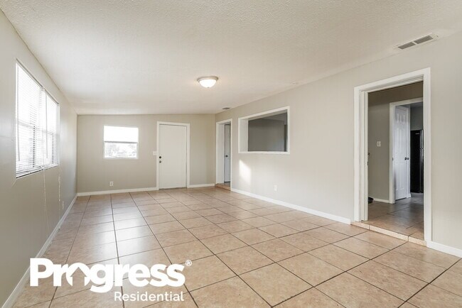 Building Photo - 5 W Clermont Ct