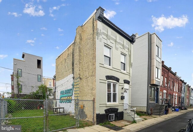 Photo - 1302 N Dover St House