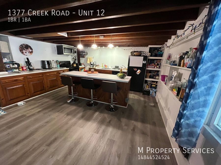 Primary Photo - Cozy One Bedroom Apartment For Rent in Buc...