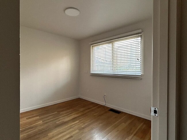 Building Photo - Charming 3-Bedroom Rambler in Seatac Avail...