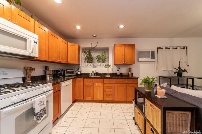 Foto del edificio - 680 W Beech St