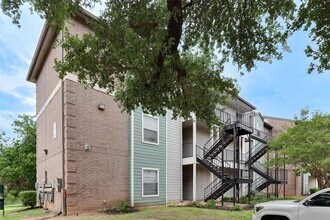 Building Photo - 12166 Metric Blvd