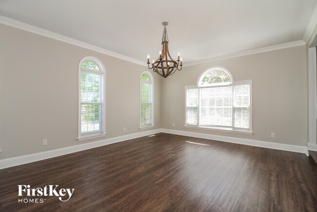 Building Photo - 6120 Habersham Dr