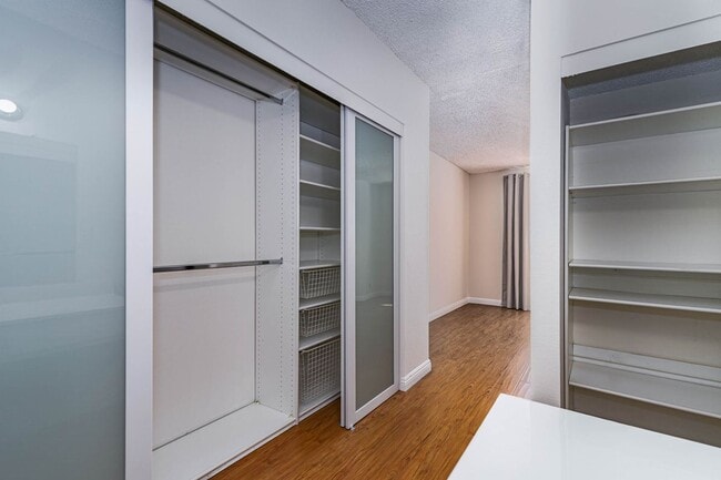 Foto del edificio - 355 S Madison Ave