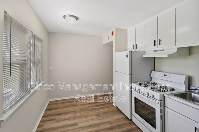 Building Photo - 1021 Tollview Ave