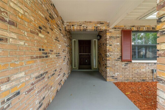 Building Photo - 2211 Stacy Ct