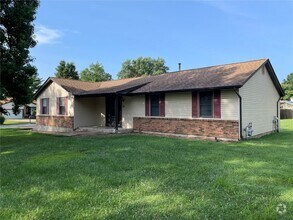 Building Photo - 14 Twin Oaks Dr