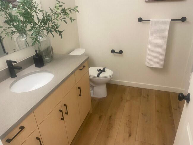 Foto del edificio - 4337 N Waltz Ln