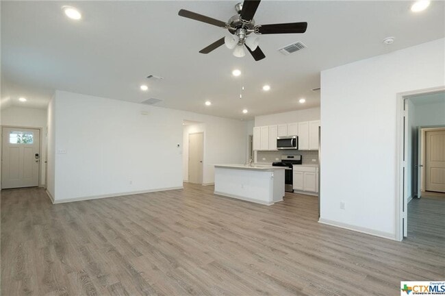 Building Photo - 105 Sweetwater Crk Ln