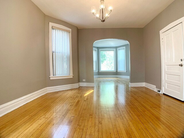 Foto del edificio - 2321 N Sacramento Ave