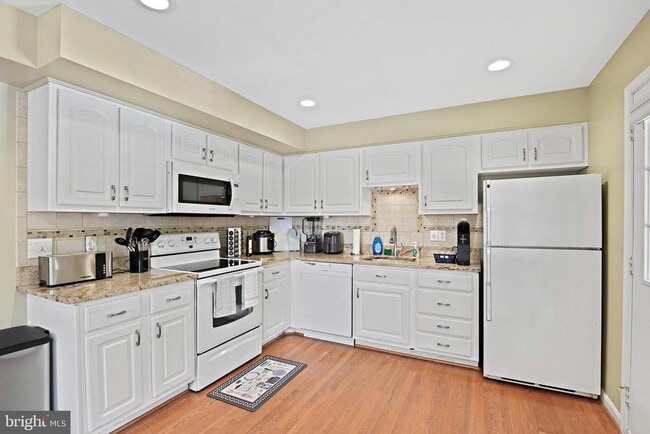 Building Photo - 5267 Leestone Ct