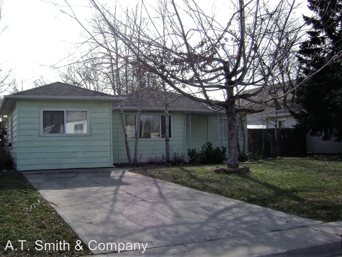 Primary Photo - 3 br, 1 bath House - 1726 W. Kentucky Ave.