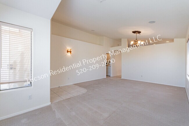 Foto del edificio - 11344 N Gray Boulder Ct