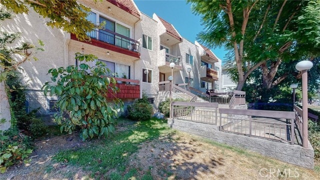 Building Photo - 12157 Moorpark St