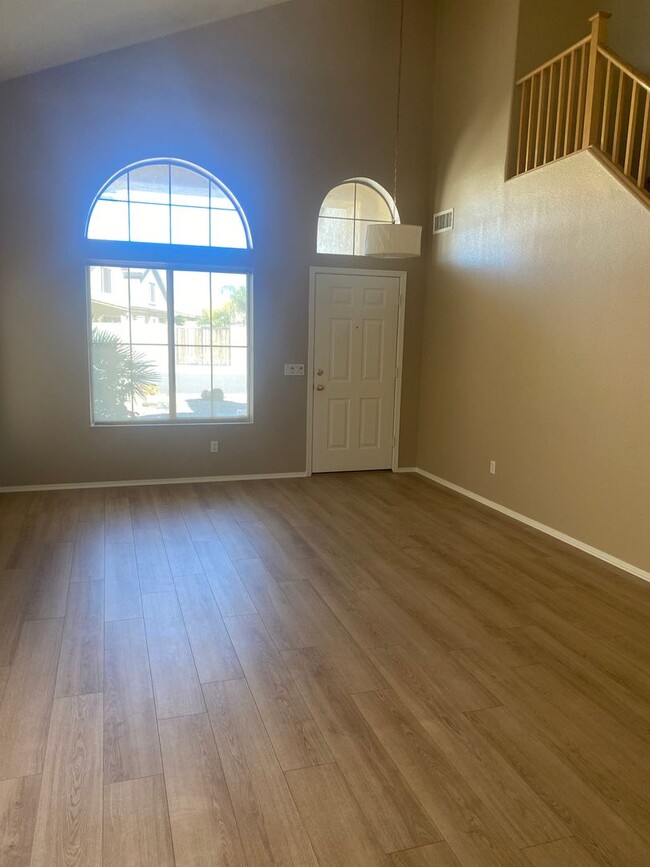Foto del edificio - 3 bed / 3 bath w/Pool on Large Lot in Glen...