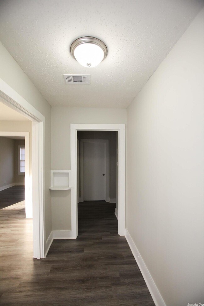 Foto del edificio - 4517 Haywood St