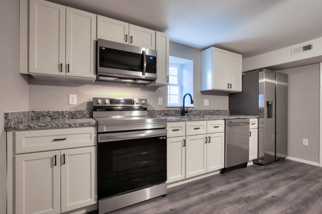 Foto del edificio - 6722 Brentwood Ave
