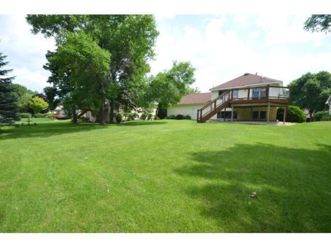 Building Photo - 7007 Orchid Ln N